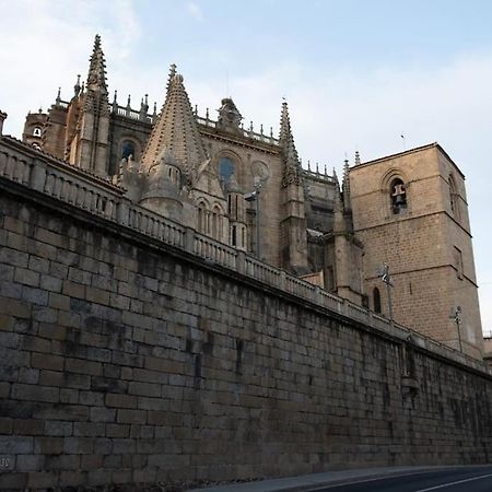 Las Dos Catedrales 1 Plasencia Luaran gambar
